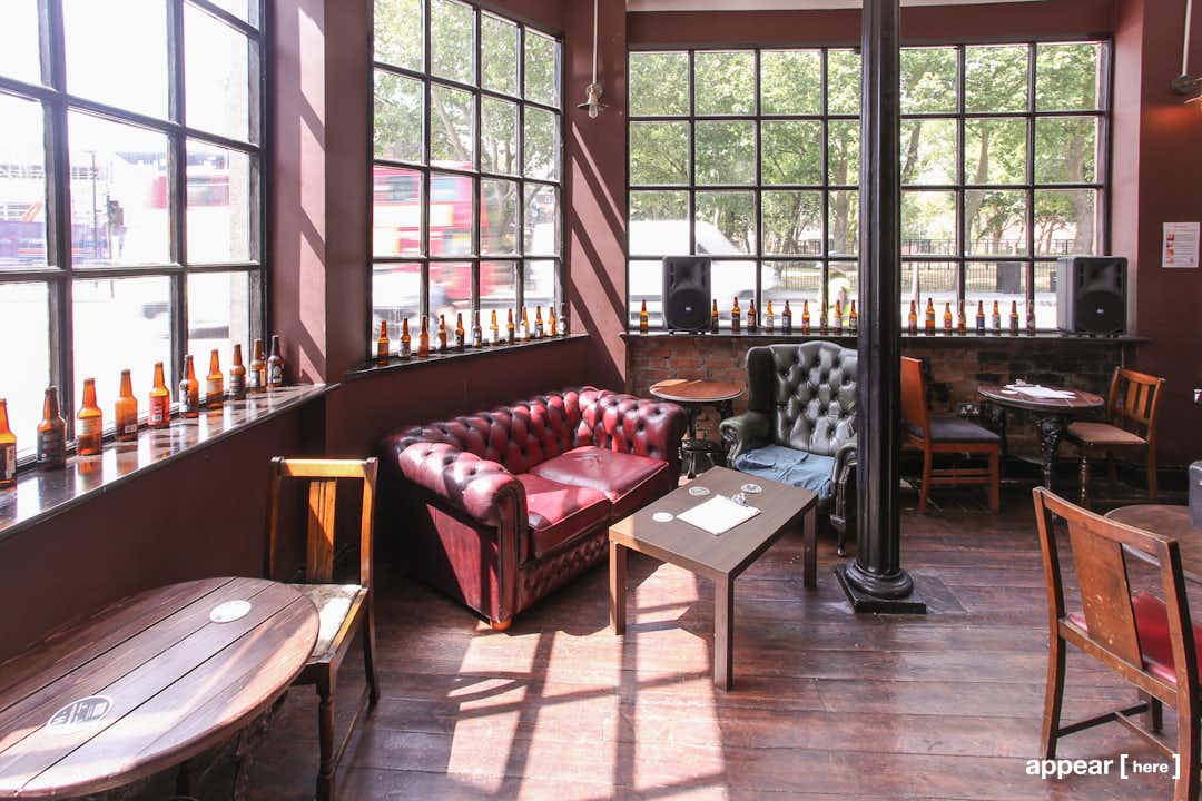 Bedford Tavern - seating area