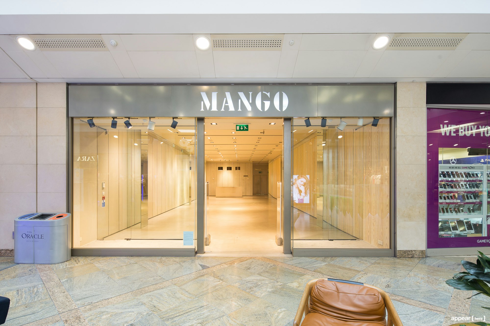 Oracle L18, exterior