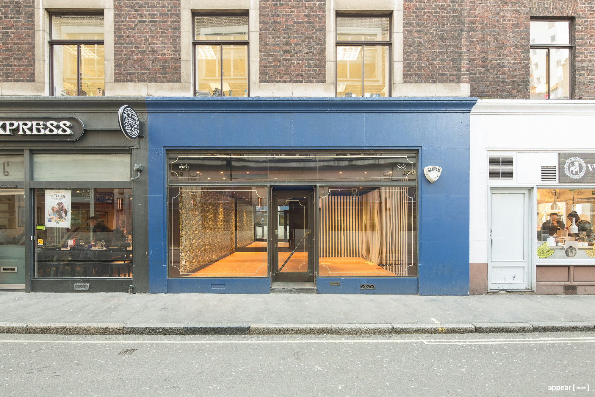 7 Upper James Street, exterior