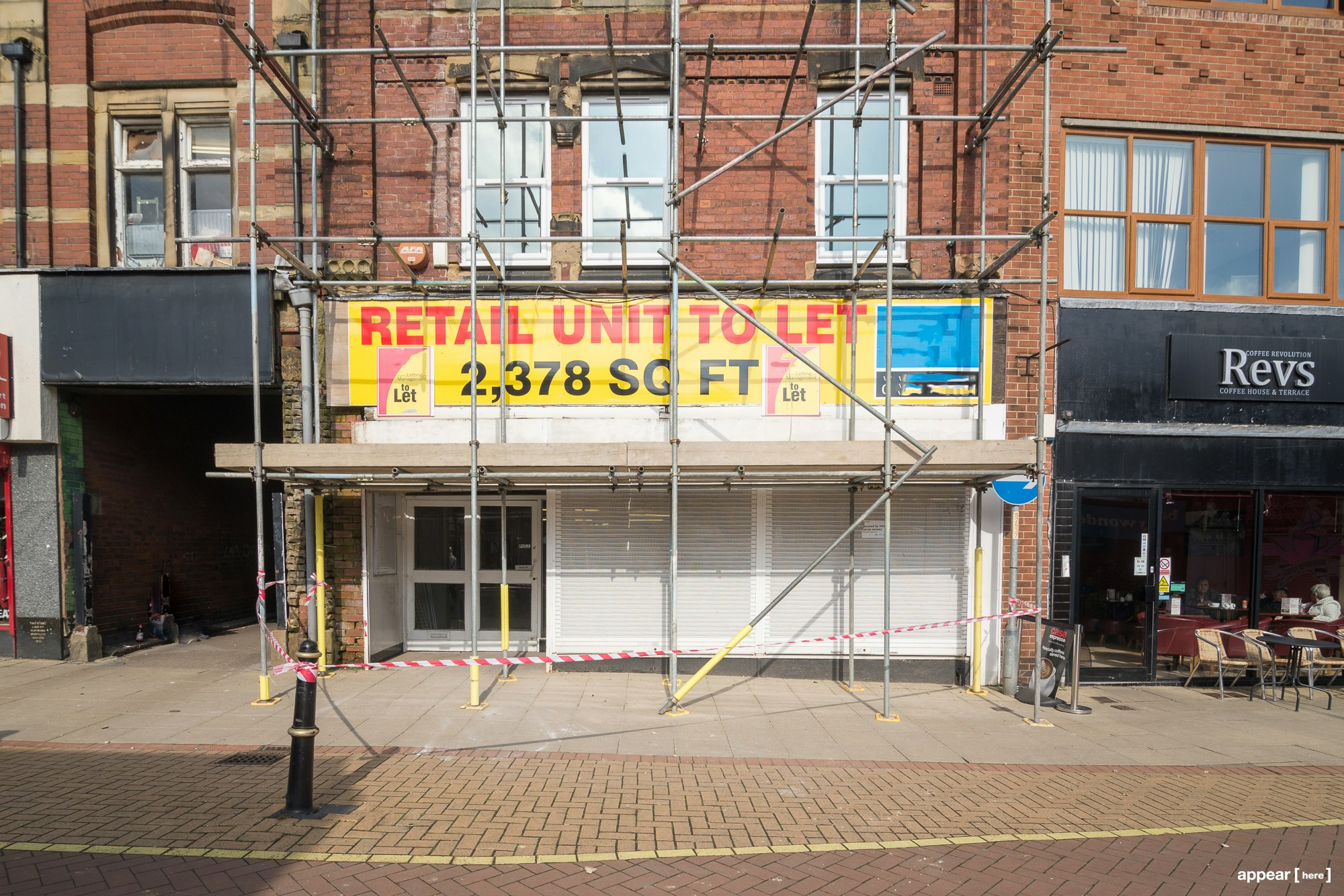 Fulham Road, exterior