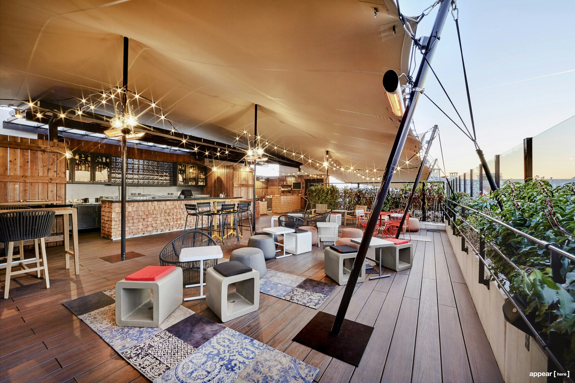 11 Place du Colonel Fabien, Colonel Fabien, Paris 10e