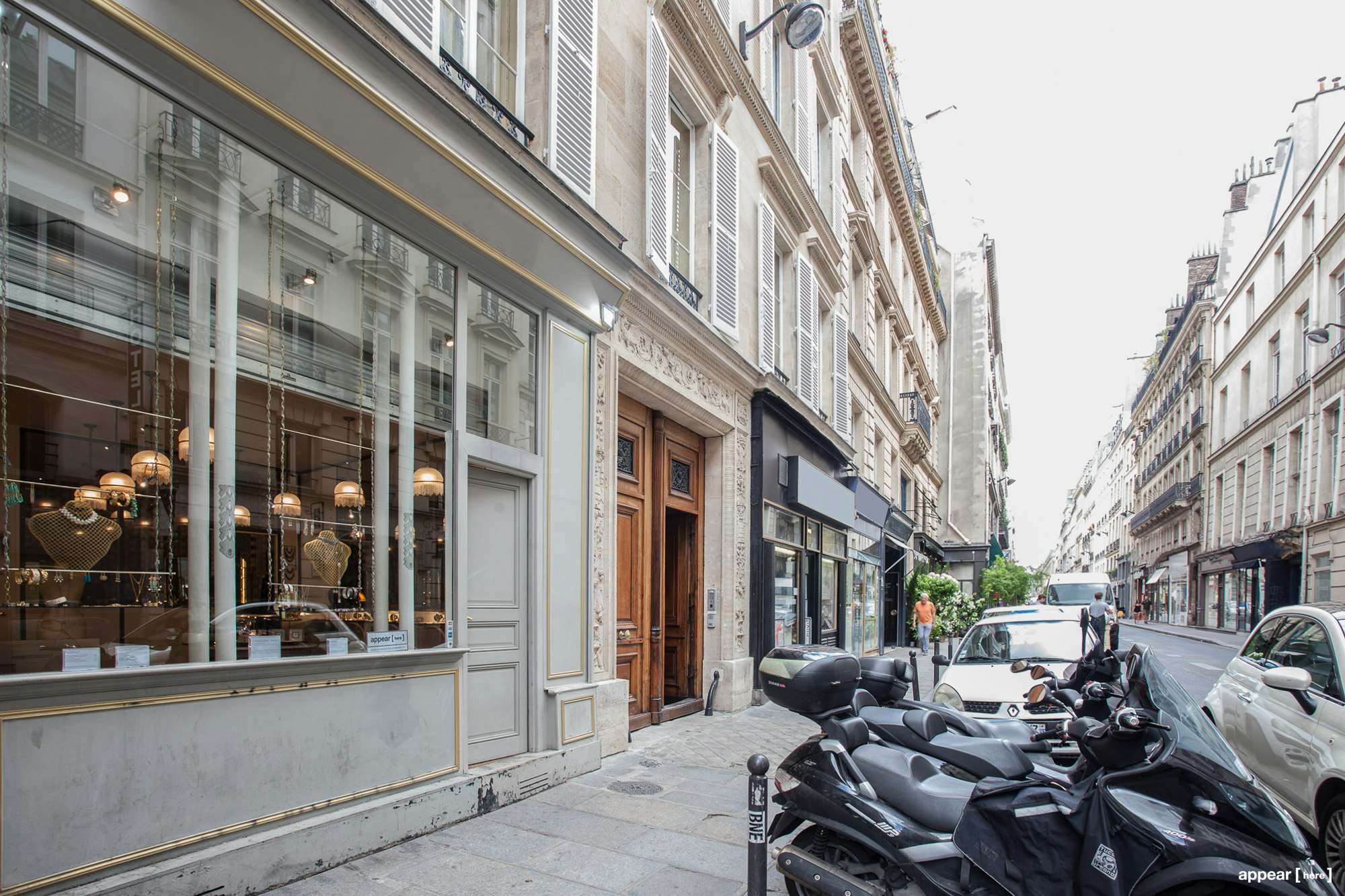 Petite Boutique du Louvre