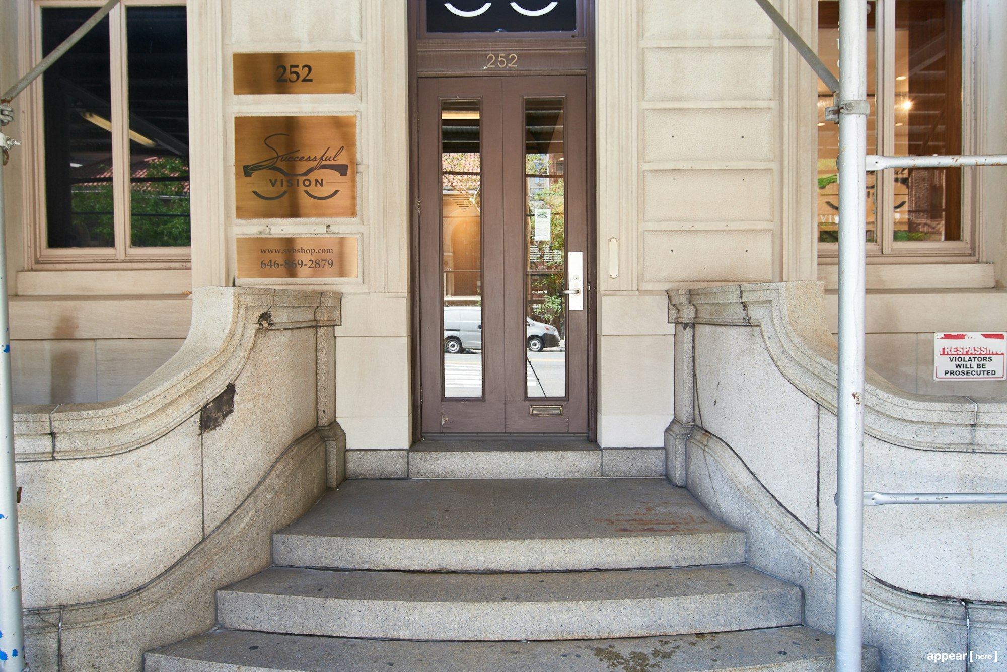 79th Street, Upper West Side - Bright Three-Floor Retail Space