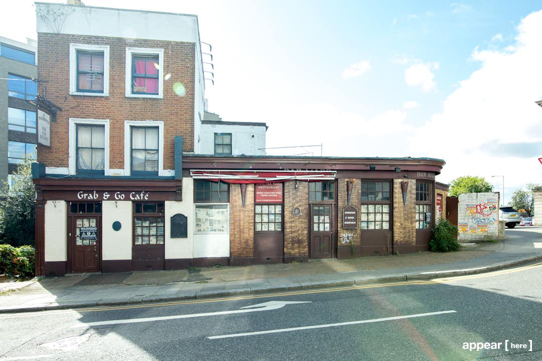 Kensal Road, Ladbroke Grove - Double Entrance Bar and Event Space 