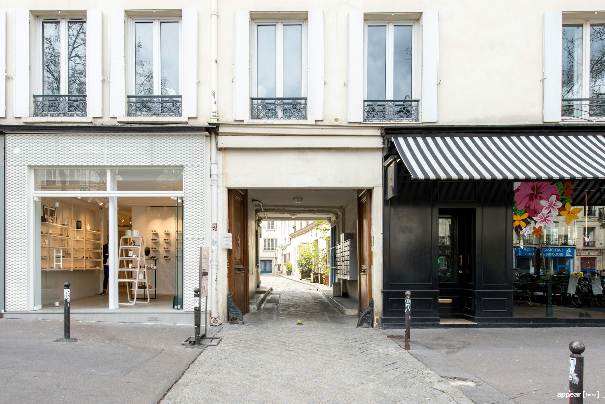 Showroom avec verrière de Froissart