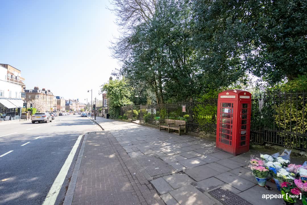 Highgate High Street, Archway - The Park Phone Pop Up