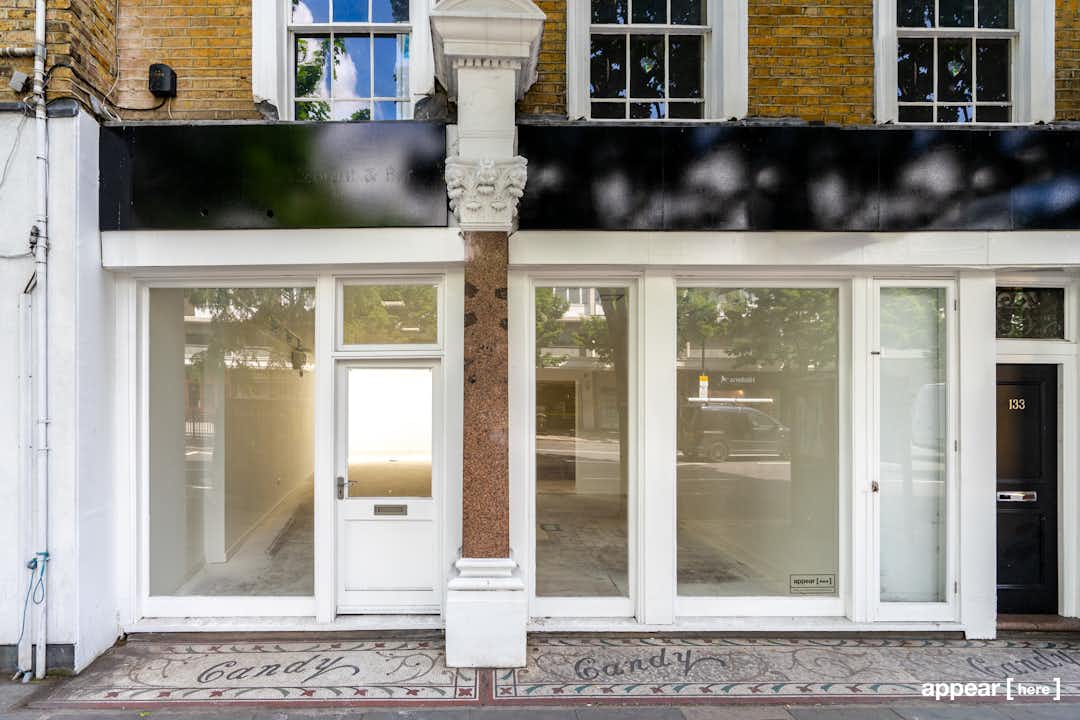 Notting Hill Gate – White Pop-Up