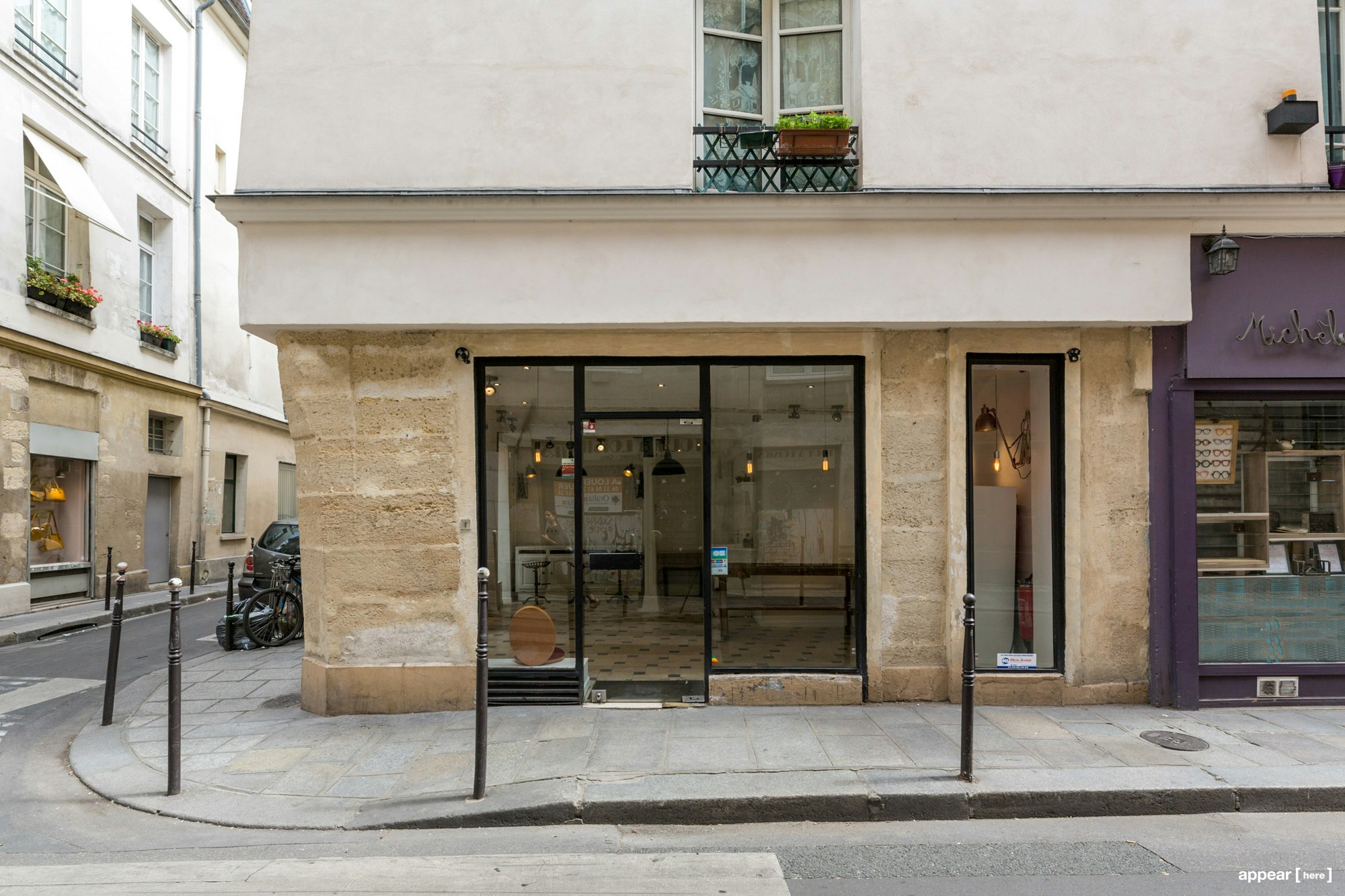Rue du Temple, Le Marais - Boutique Montfort