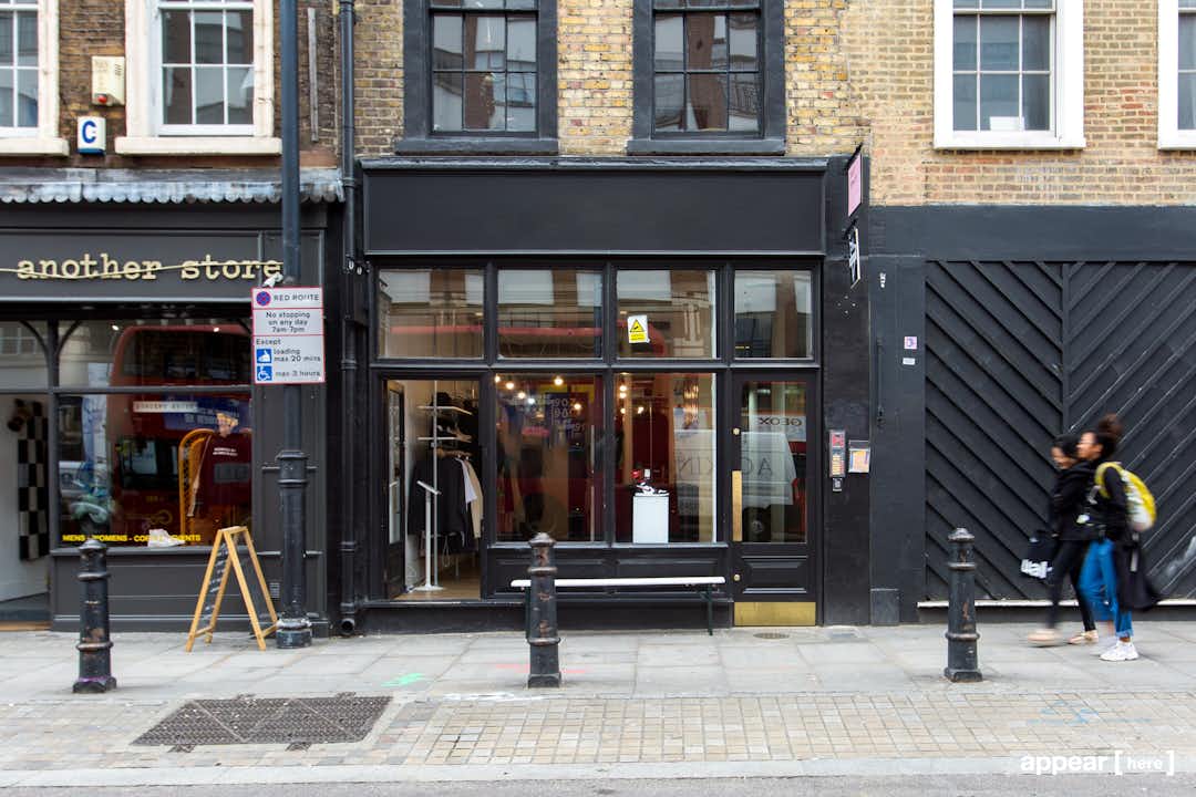 Shoreditch High Street – Gallery-Style Store