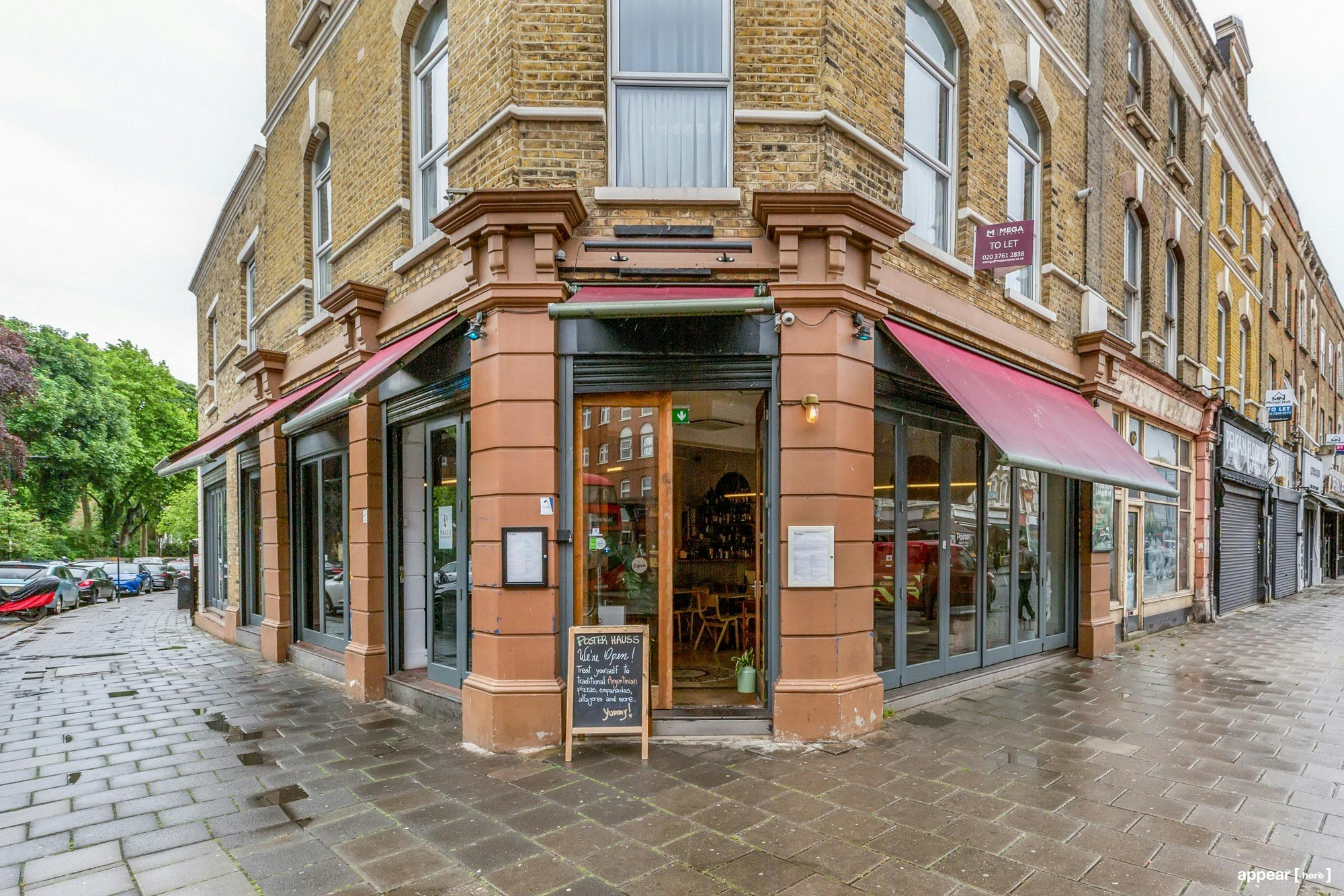 Stoke Newington Road - The Hip Cafe