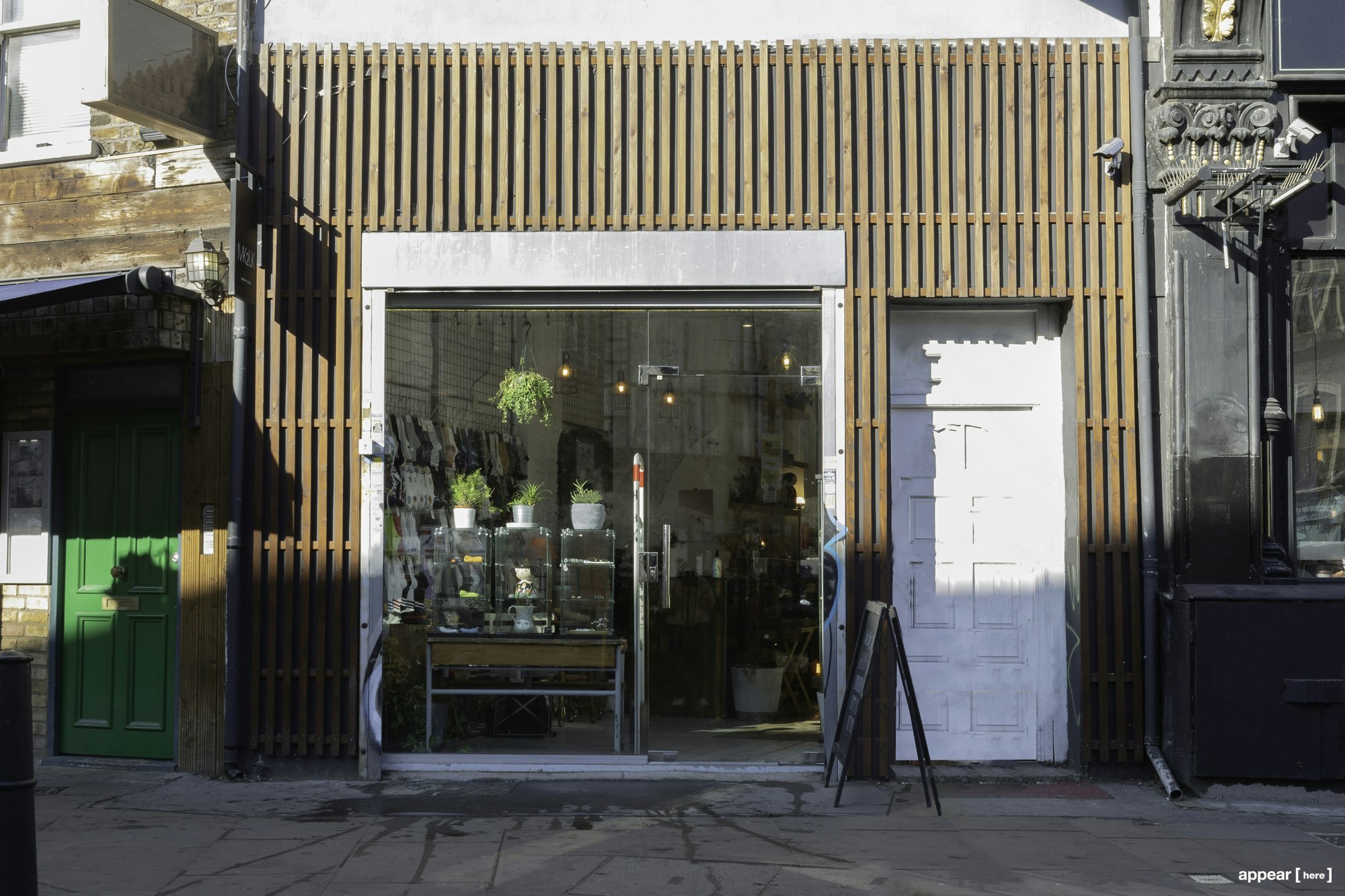 Rent Bethnal Green Road, Shoreditch The Corner Boutique Appear Here