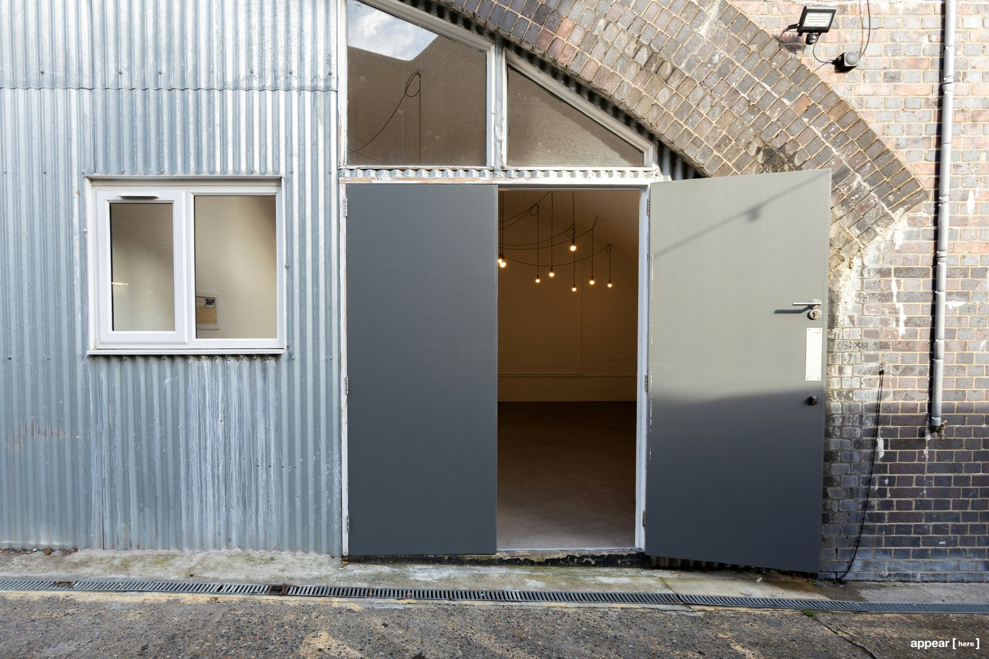 Arch B, 17, Amhurst Terrace, London E, London