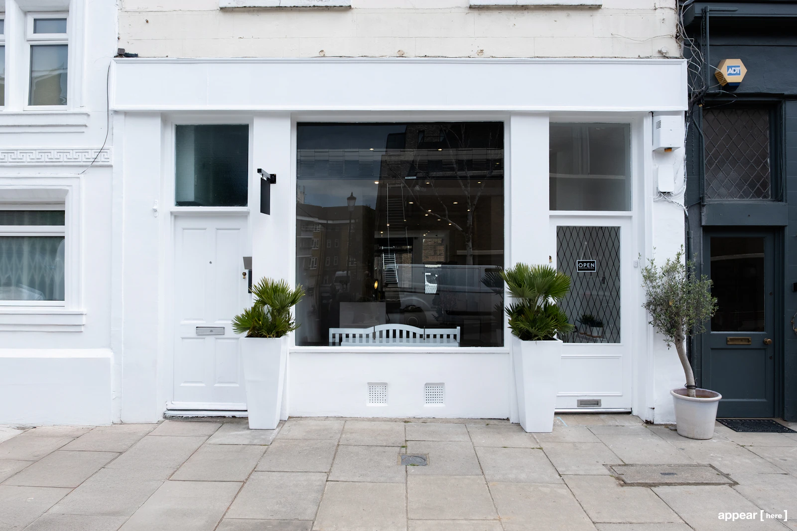 Kensington Park Road, Notting Hill - The White Boutique in London